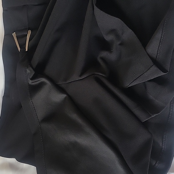 BOLD Elements Black Skort with Buckle Detail, Size: L - Picture 3 of 8